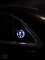 Wiederaufladbares LED-Autologo – Neonlichteffekt