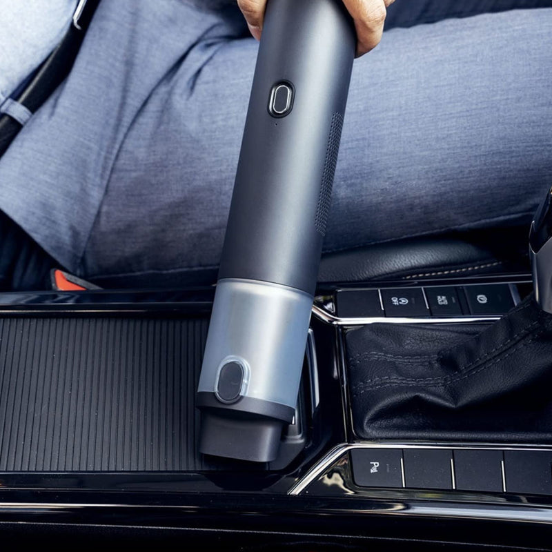 Schmaler Akku-Staubsauger fürs Auto