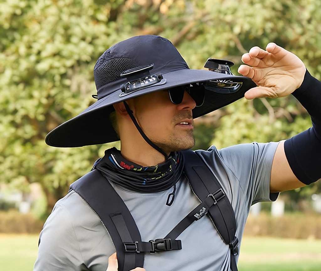 Breiter Outdoor-Sonnenhut mit integriertem Ventilator