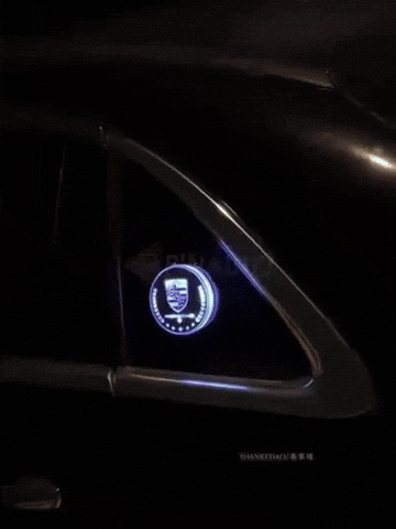 Wiederaufladbares LED-Autologo – Neonlichteffekt