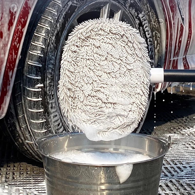 ProGlide Telescopic Car Wash Brush – Scratch-Free & Easy to Store